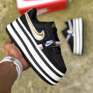 Nike Vandal 2K Black Metallic Gold женские кроссовки найк на платформе черно-белые с золотым купить Украина