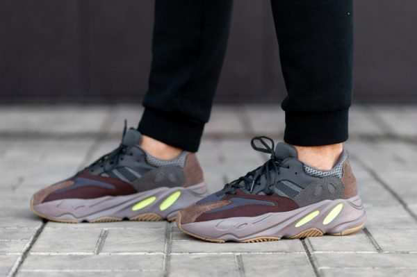 Кроссовки мужские Adidas Yeezy Boost 700