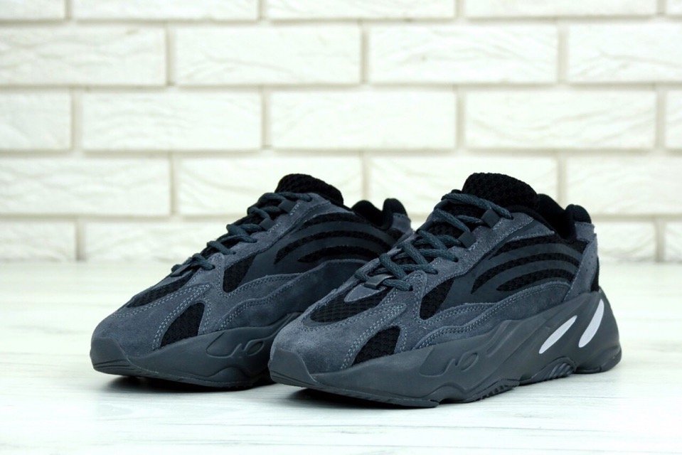 Yeezy 700 nere cheap e bianche adidas