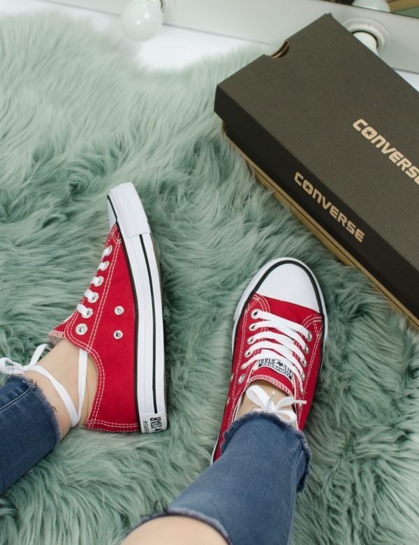 Converse Red