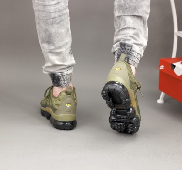 Кроссовки мужские Nike Air VaporMax Plus Хаки
