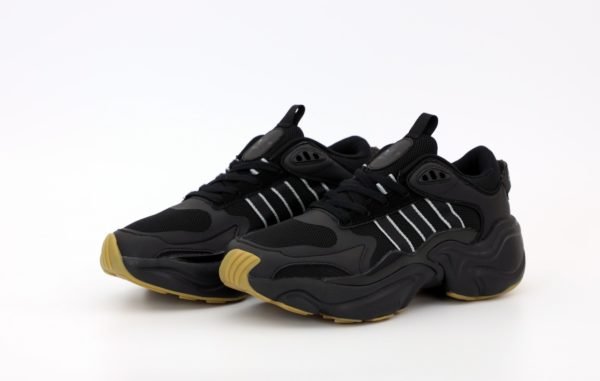 Кроссовки мужские Adidas Consortium x Naked Magmur Runner Black