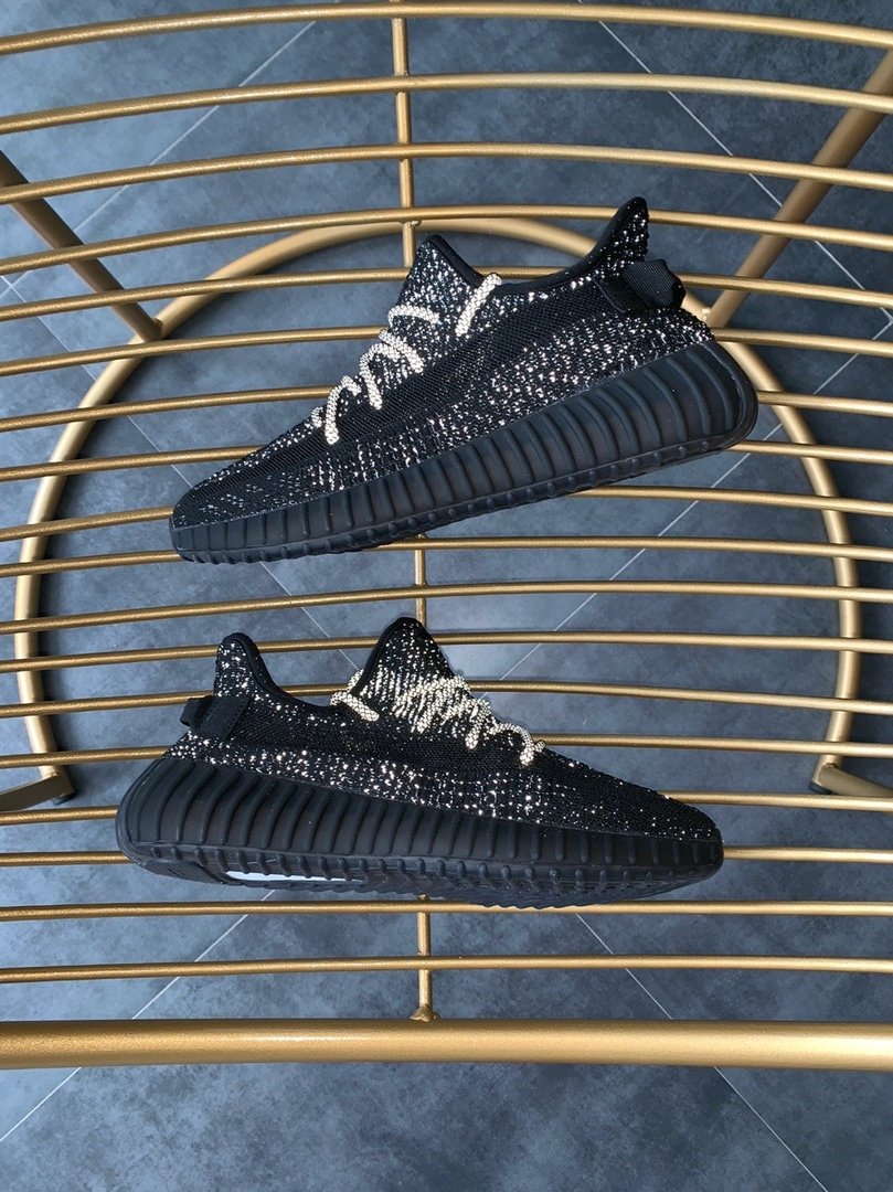 Yeezy 350 cheap black v2 reflective