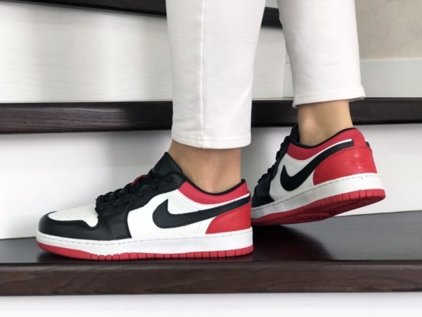 Кроссовки женские Nike Air Jordan 1 Low Black Red