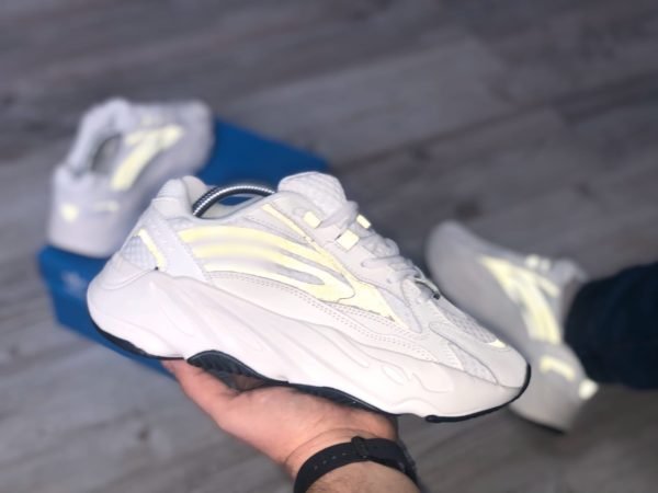 Кроссовки мужские Adidas Yeezy 700 White Рефлектив