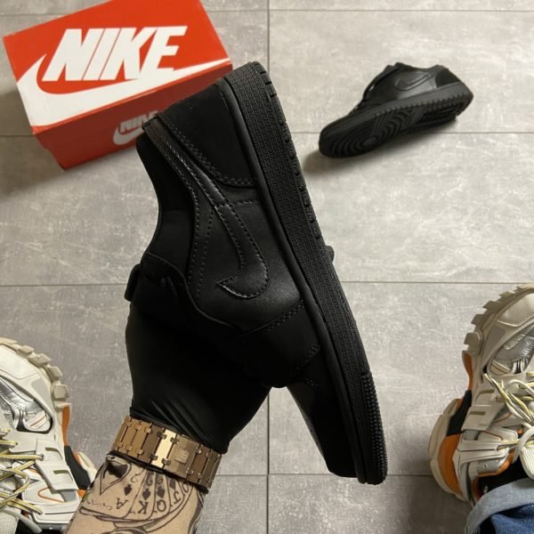 Кроссовки женские Nike Air Jordan 1 Low Triple Black