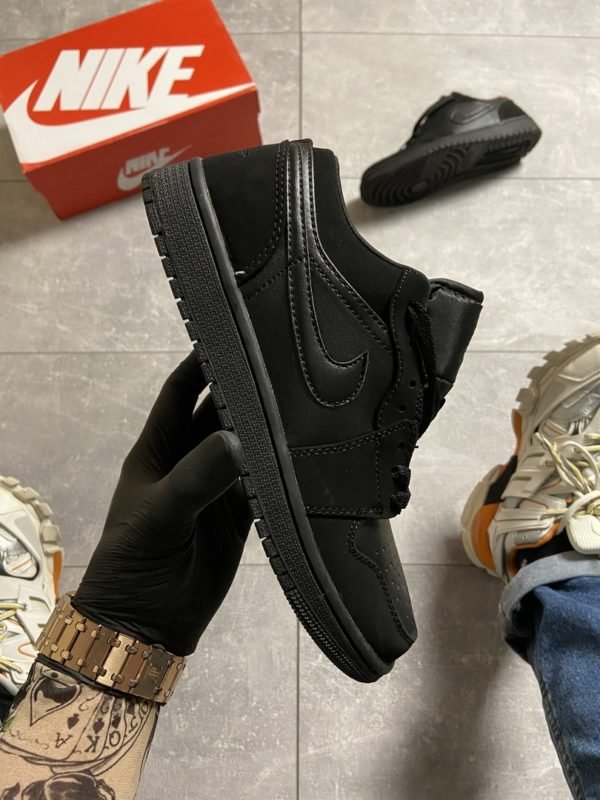Кроссовки женские Nike Air Jordan 1 Low Triple Black