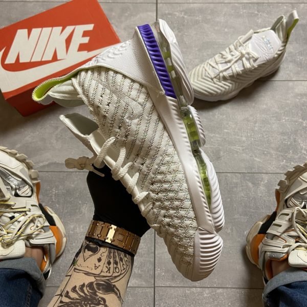Кроссовки мужские Nike LeBrone 15 White