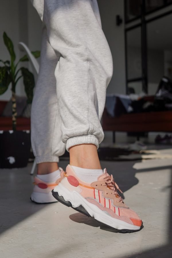 Кроссовки женские Adidas Ozweego Pink White