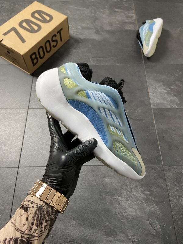 Кроссовки мужские Adidas Yeezy Boost 700 V3 Blue