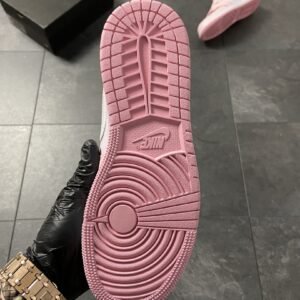 Кроссовки женские Nike Air Jordan 1 Pink