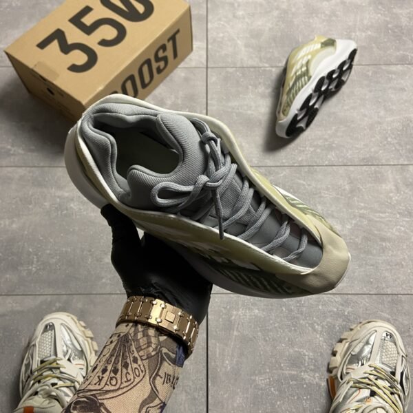 Кроссовки мужские Adidas Yeezy Boost 700 V3 Green White