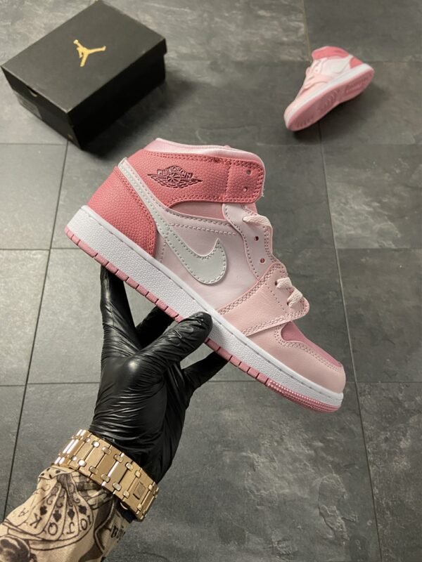 Кроссовки женские Nike Air Jordan 1 Pink