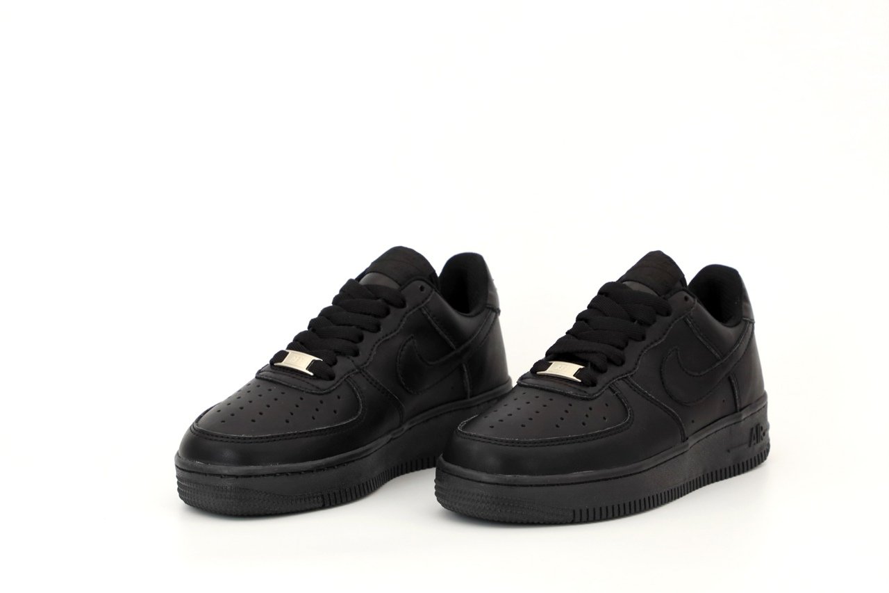 All black store air force 1's