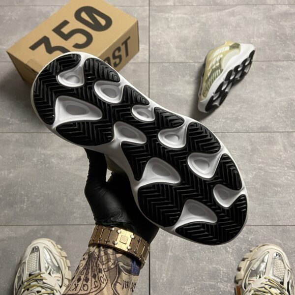 Кроссовки мужские Adidas Yeezy Boost 700 V3 Green White