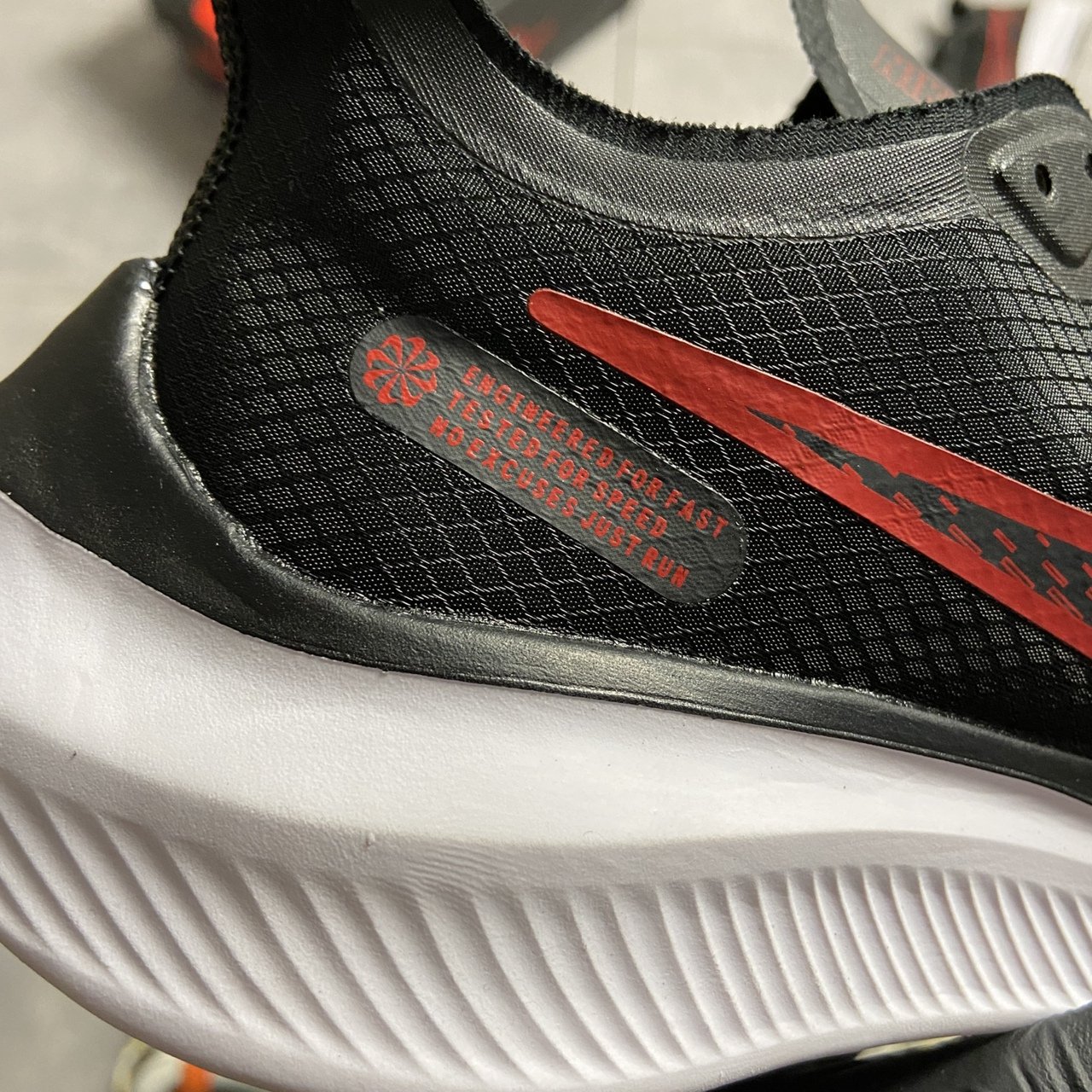 Nike zoom deals red and black