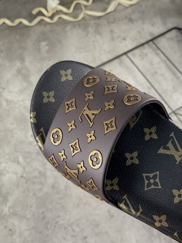 Тапки Louis Vuitton
