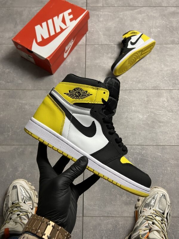 Кроссовки женские Nike Air Jordan 1 Yellow Black
