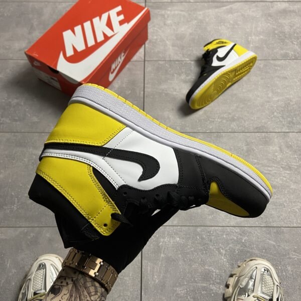 Кроссовки женские Nike Air Jordan 1 Yellow Black