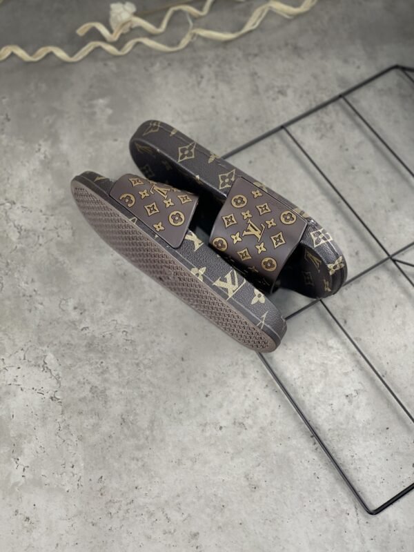Тапки Louis Vuitton