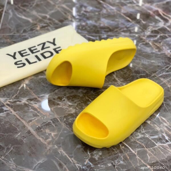 Тапки Adidas YEEZY SLIDES yellow