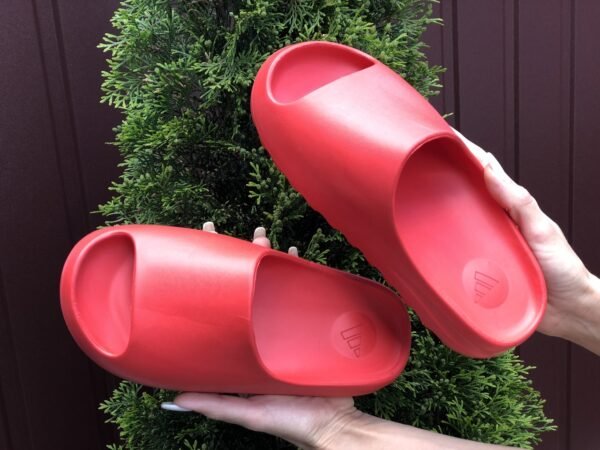 Тапки Adidas YEEZY SLIDES Red