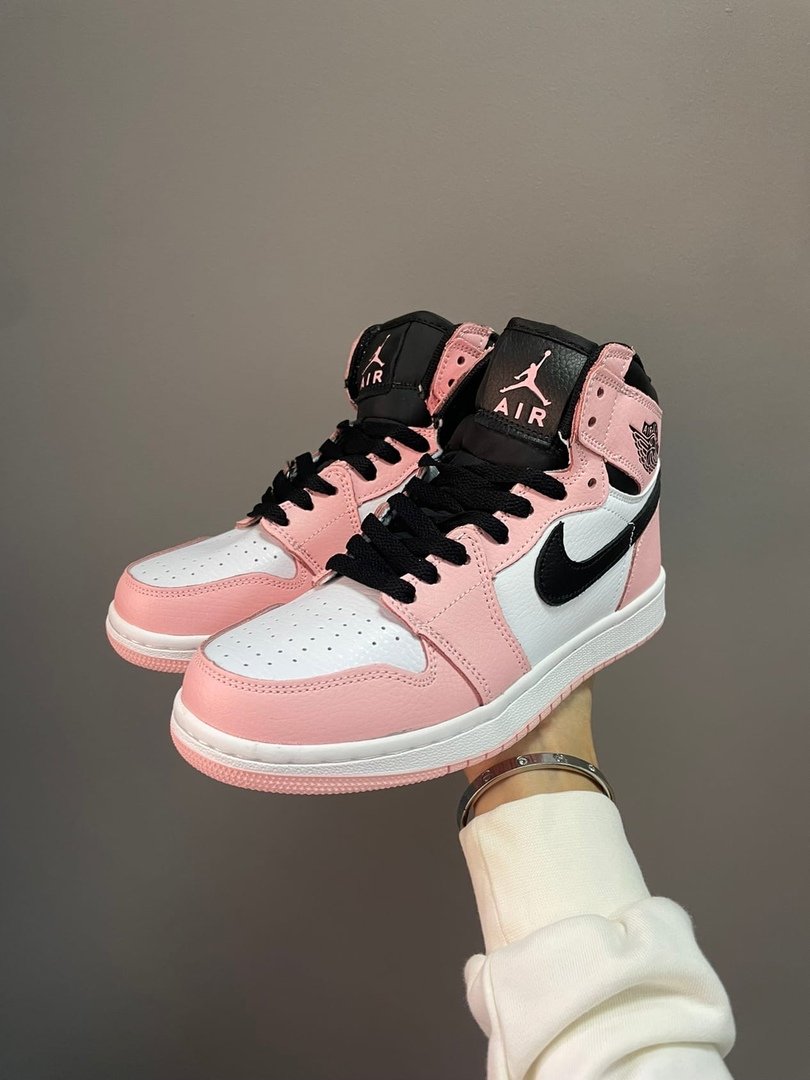 Nike hot sale retro pink