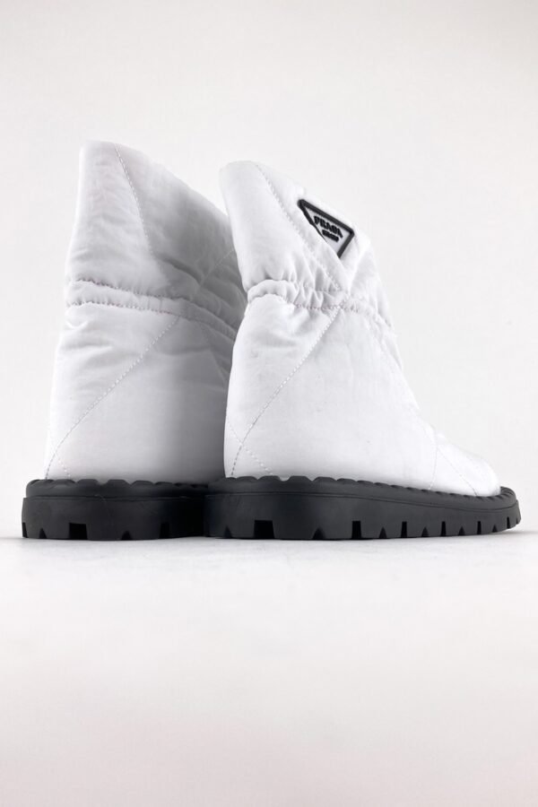 Ботинки Женские Prada Quilted Nylon Snow Boots White Зимние