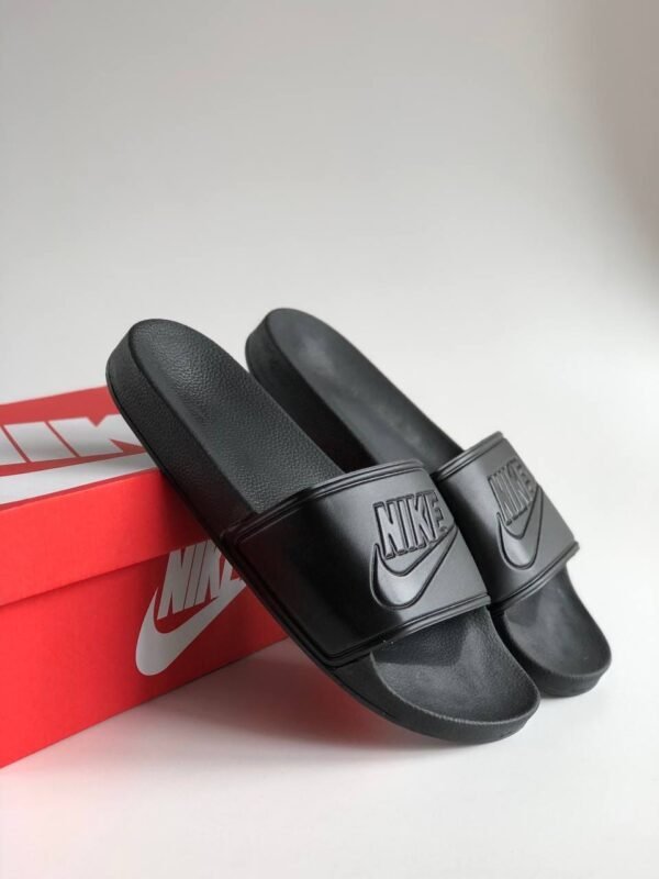 Тапки Nike Black