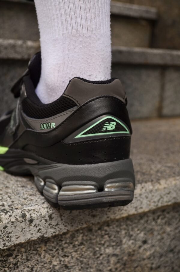Кроссовки мужские New Balance 2002R Black