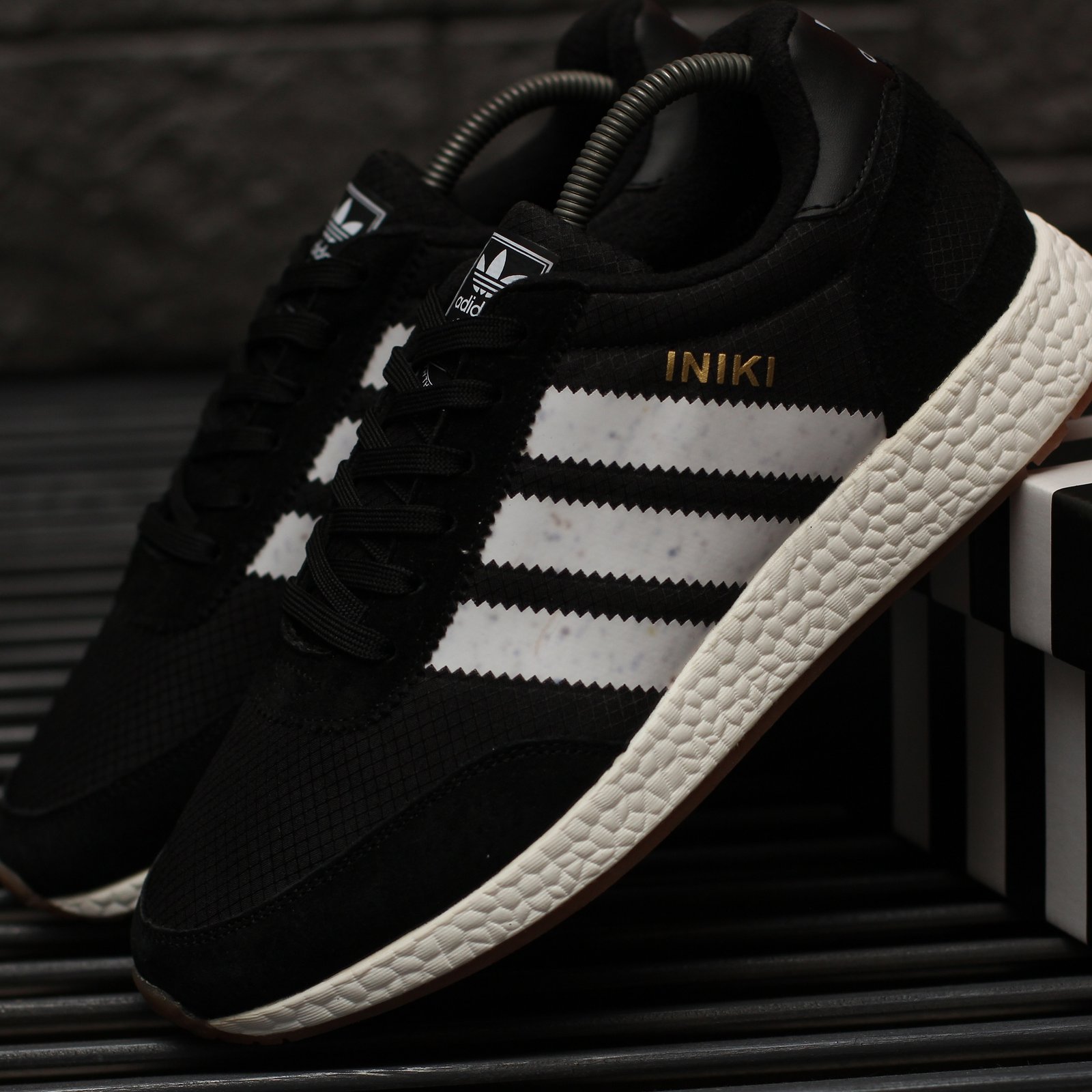 Adidas iniki hotsell runner preto