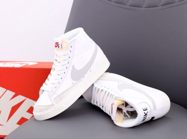 Кроссовки женские Nike Blazer Mid 77 White Grey Black
