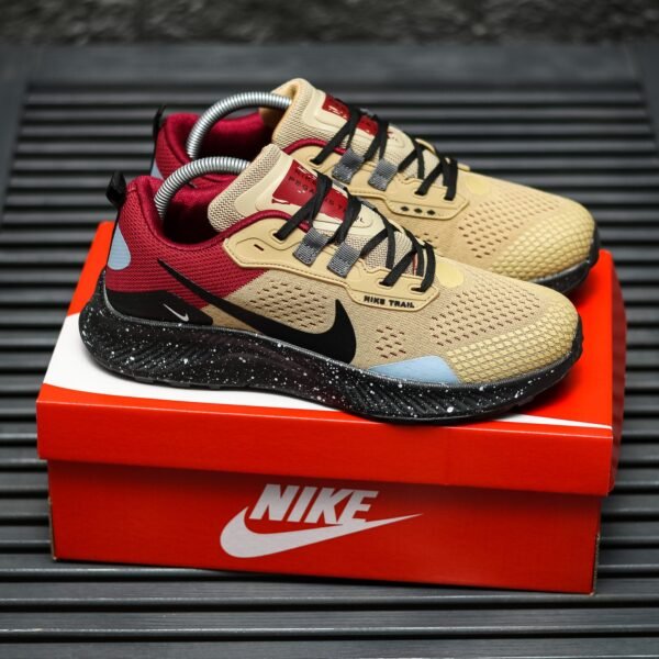 Кроссовки мужские Nike Pegasus Trail 3 beige red