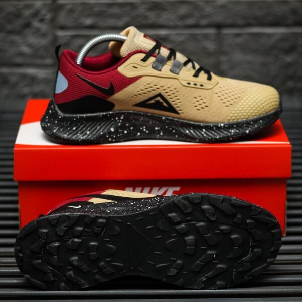 Кроссовки мужские Nike Pegasus Trail 3 beige red
