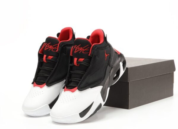 Кроссовки Мужские Nike Air Jordan Max Aura 4 Black White
