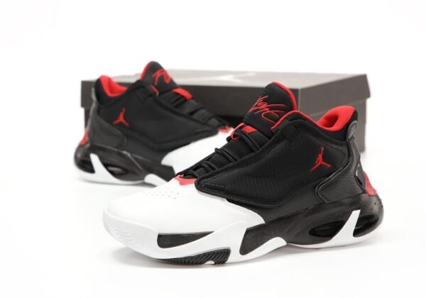 Кроссовки Мужские Nike Air Jordan Max Aura 4 Black White