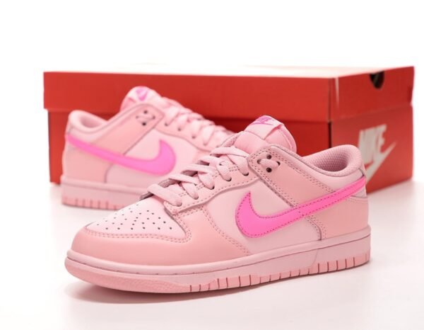 Кроссовки Женские Nike Sb Dunk Low GS Triple Pink