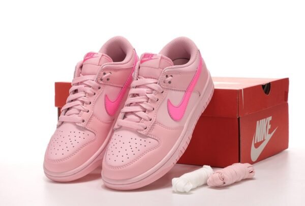 Кроссовки Женские Nike Sb Dunk Low GS Triple Pink