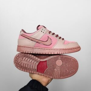 Кроссовки Женские Nike SB Dunk Low City of Love