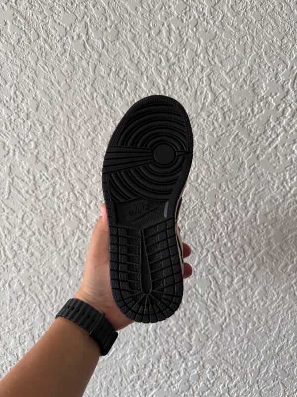 Кроссовки Женские Nike Air Jordan 1 low Travis Scott x Labubu Black Beige