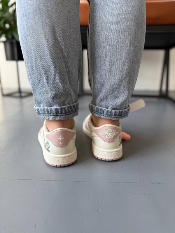 Кроссовки Женские Nike Air Jordan 1 low Travis Scott x Labubu Pink Beige