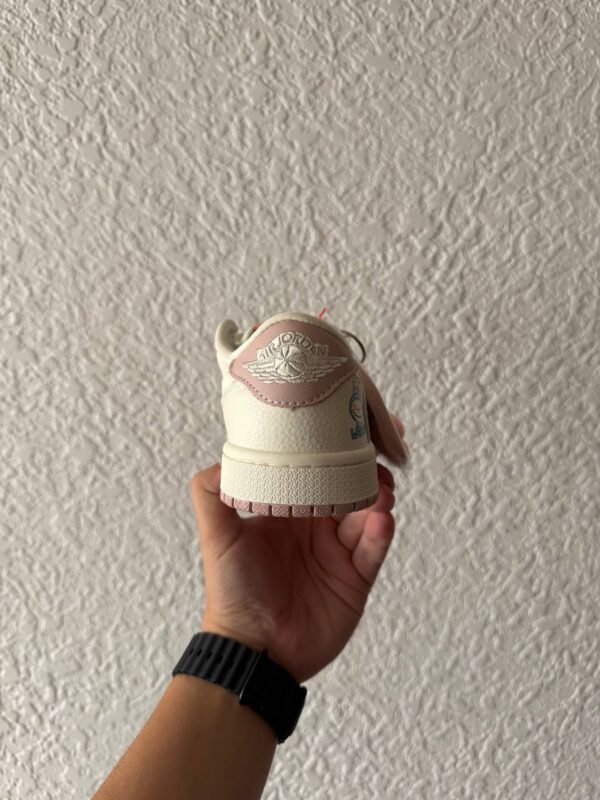 Кроссовки Женские Nike Air Jordan 1 low Travis Scott x Labubu Pink Beige