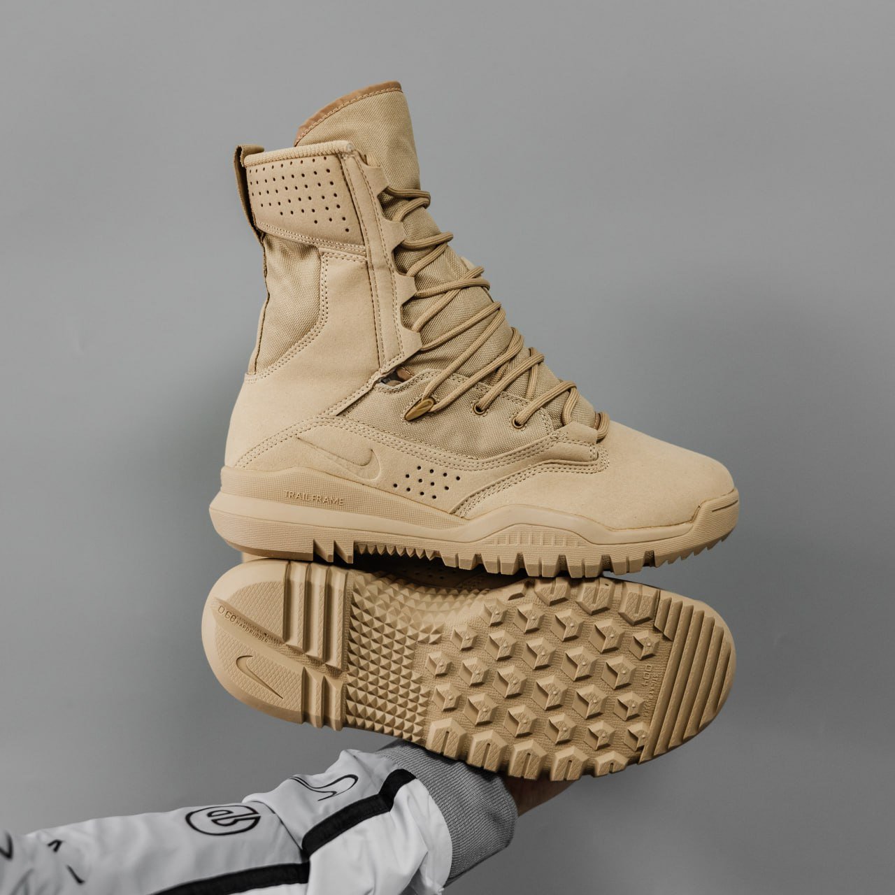 Кроссовки Мужские Nike SFB Field-JHD Кроссовки Мужские Nike SFB Field-JHD