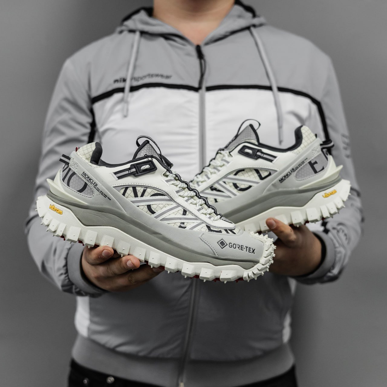 Кроссовки Мужские Moncler Trail Drip Gore-Tex White Grey Кроссовки Мужские Moncler Trail Drip Gore-Tex White Grey