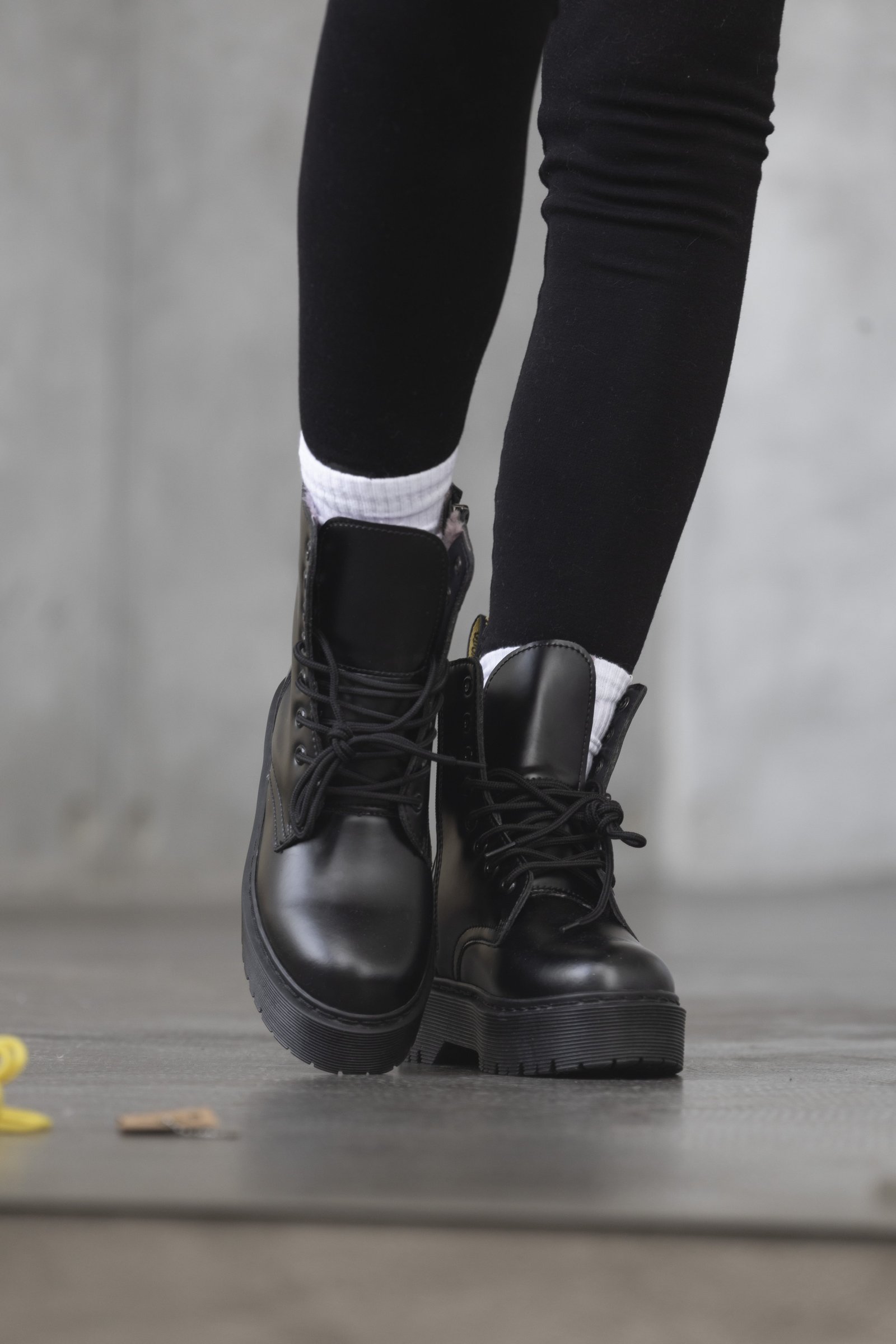 Dr.Martens adon All Black Fur Zip (5) Dr.Martens adon All Black Fur Zip