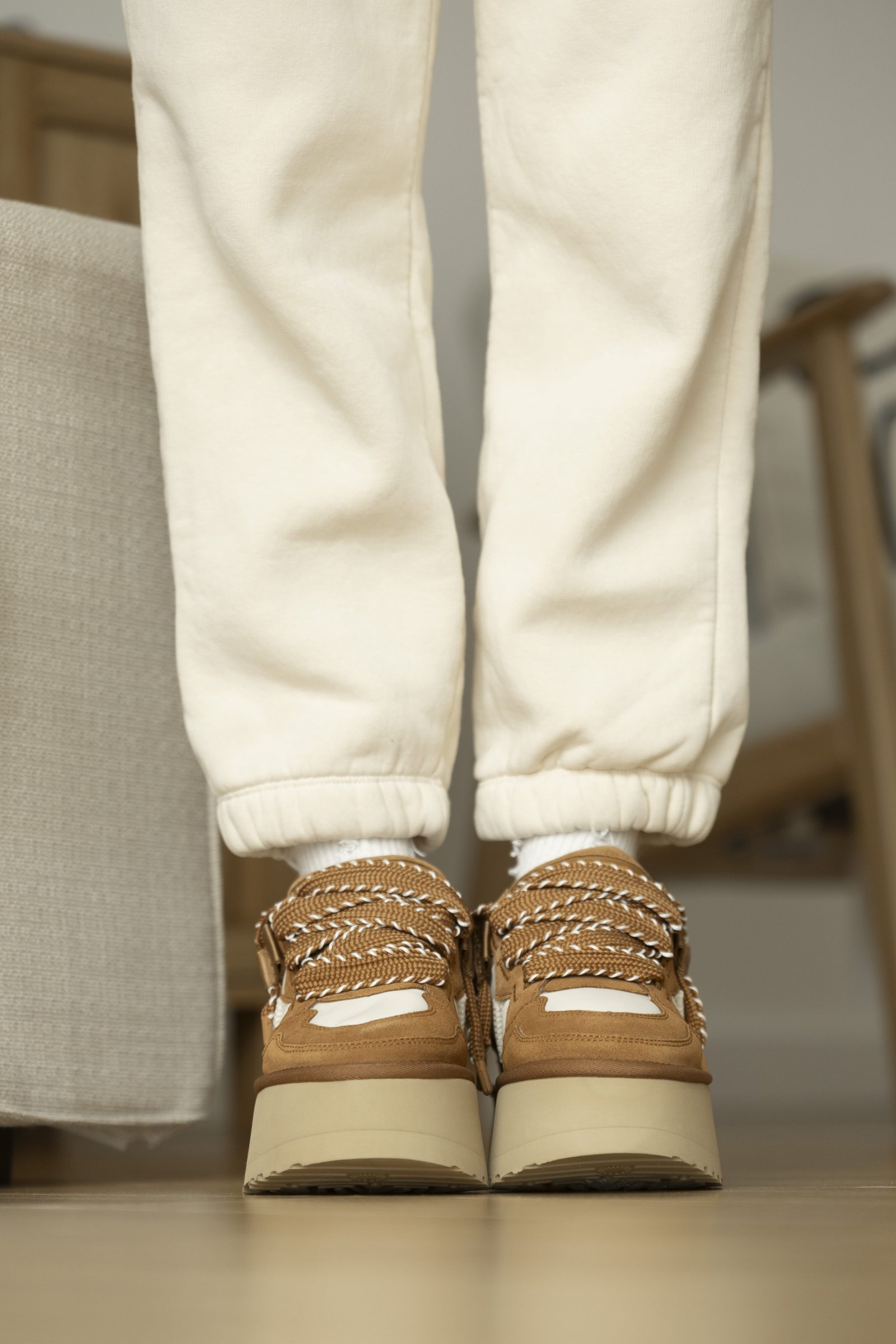 UGG Astromel Chestnut UGG Astromel Chestnut