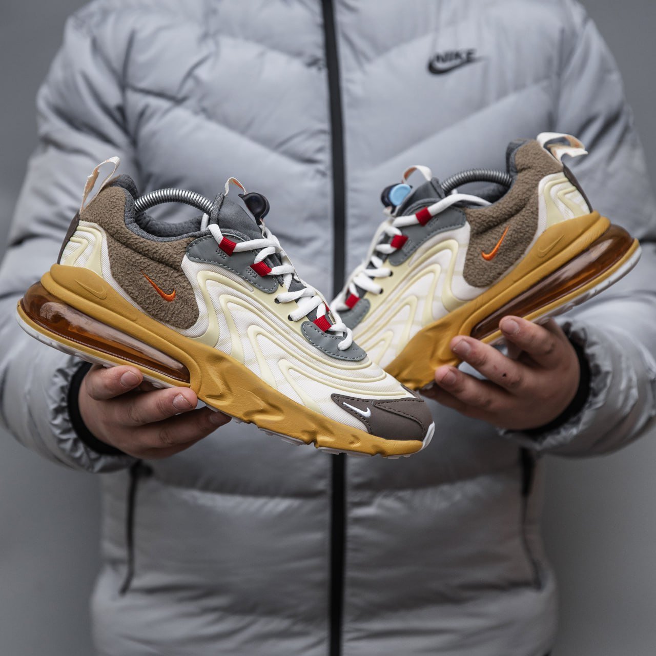 Кроссовки Nike Air Mаx 27О Reасt x Trаvis Scоtt Кроссовки Nike Air Mаx 27О Reасt x Trаvis Scоtt