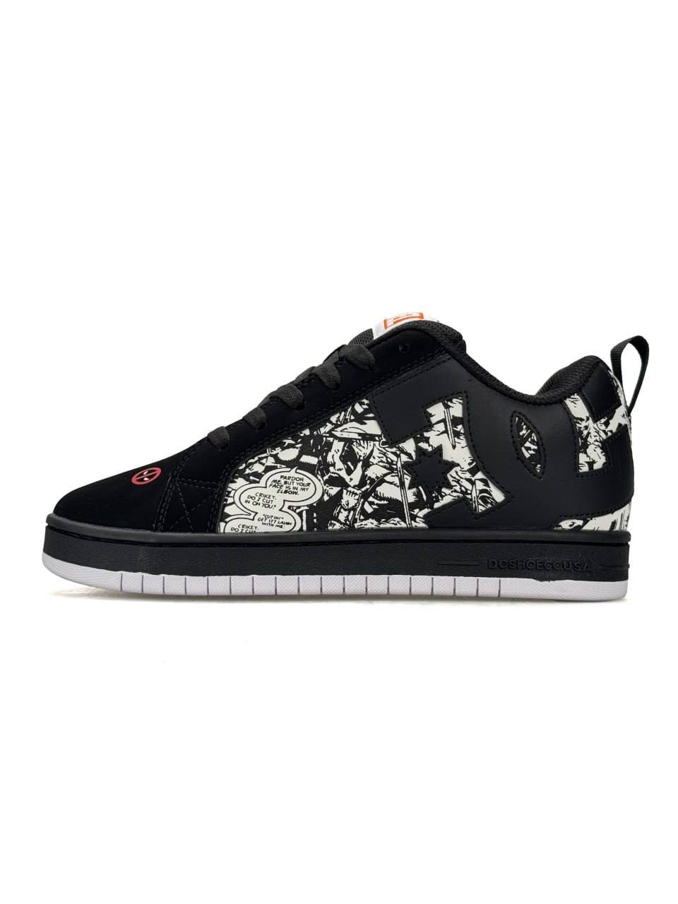 DC x Marvel Deadpool Court Graffik Black White DC x Marvel Deadpool Court Graffik Black White