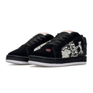 DC x Marvel Deadpool Court Graffik Black White
