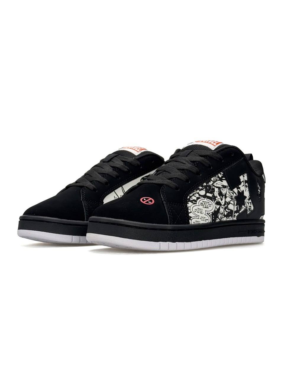 DC x Marvel Deadpool Court Graffik Black White DC x Marvel Deadpool Court Graffik Black White